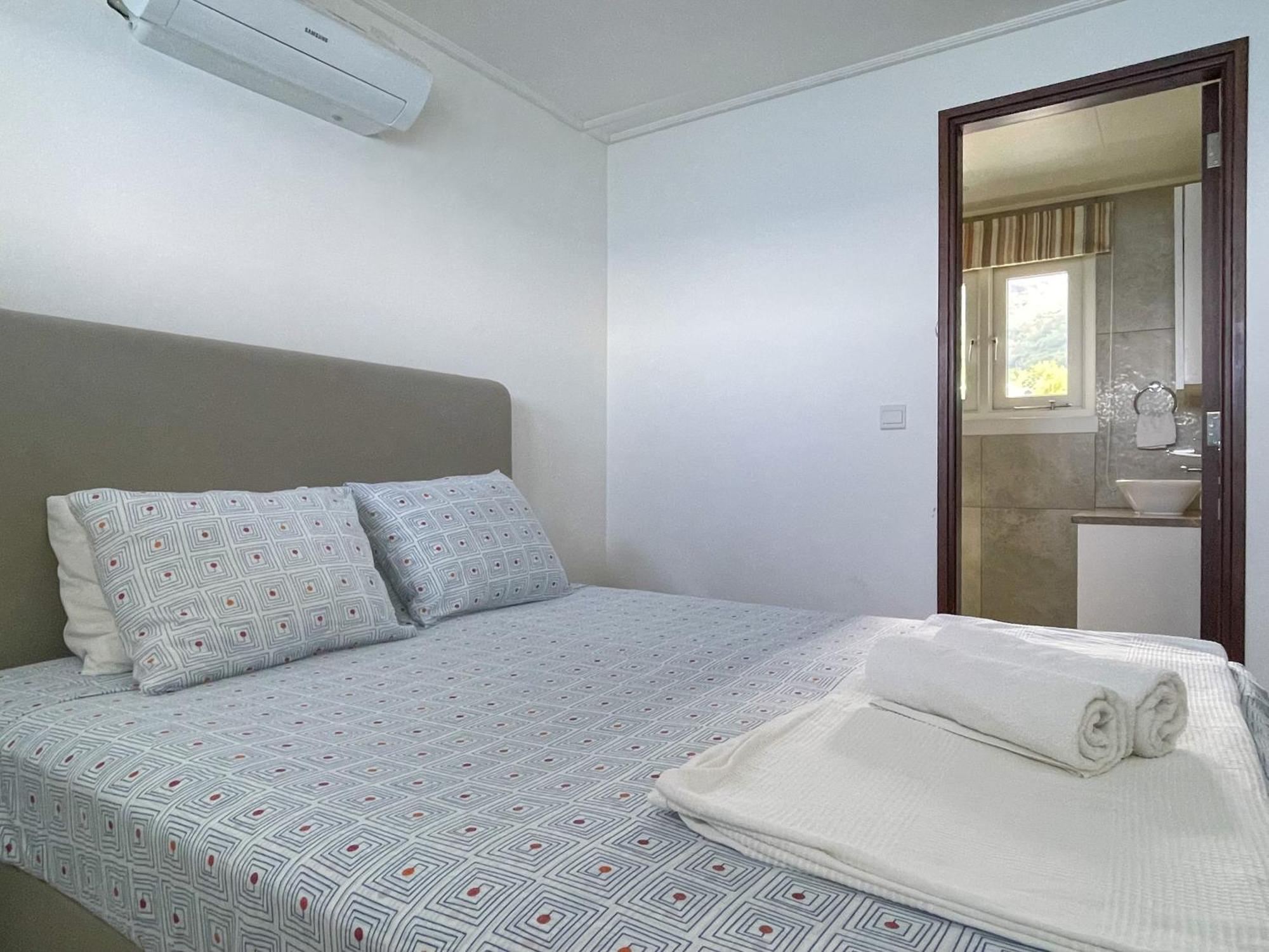 Vallonend Beachfront Villa With Excellent View Bel Ombre Ngoại thất bức ảnh